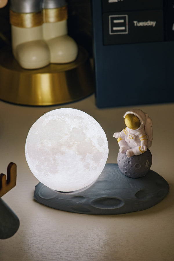 Original Sitting Astronaut & Moon Lamp™